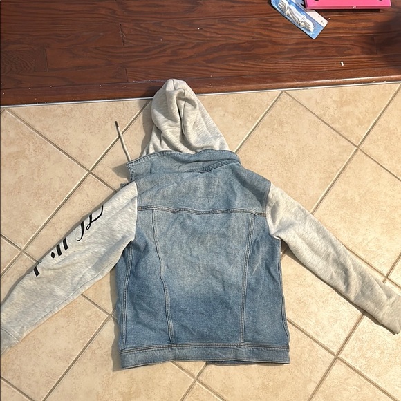 Hollister women’s Denim and Gray Jacket - Picture 3 of 4